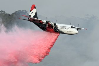 Australia precipita aereo antincendio