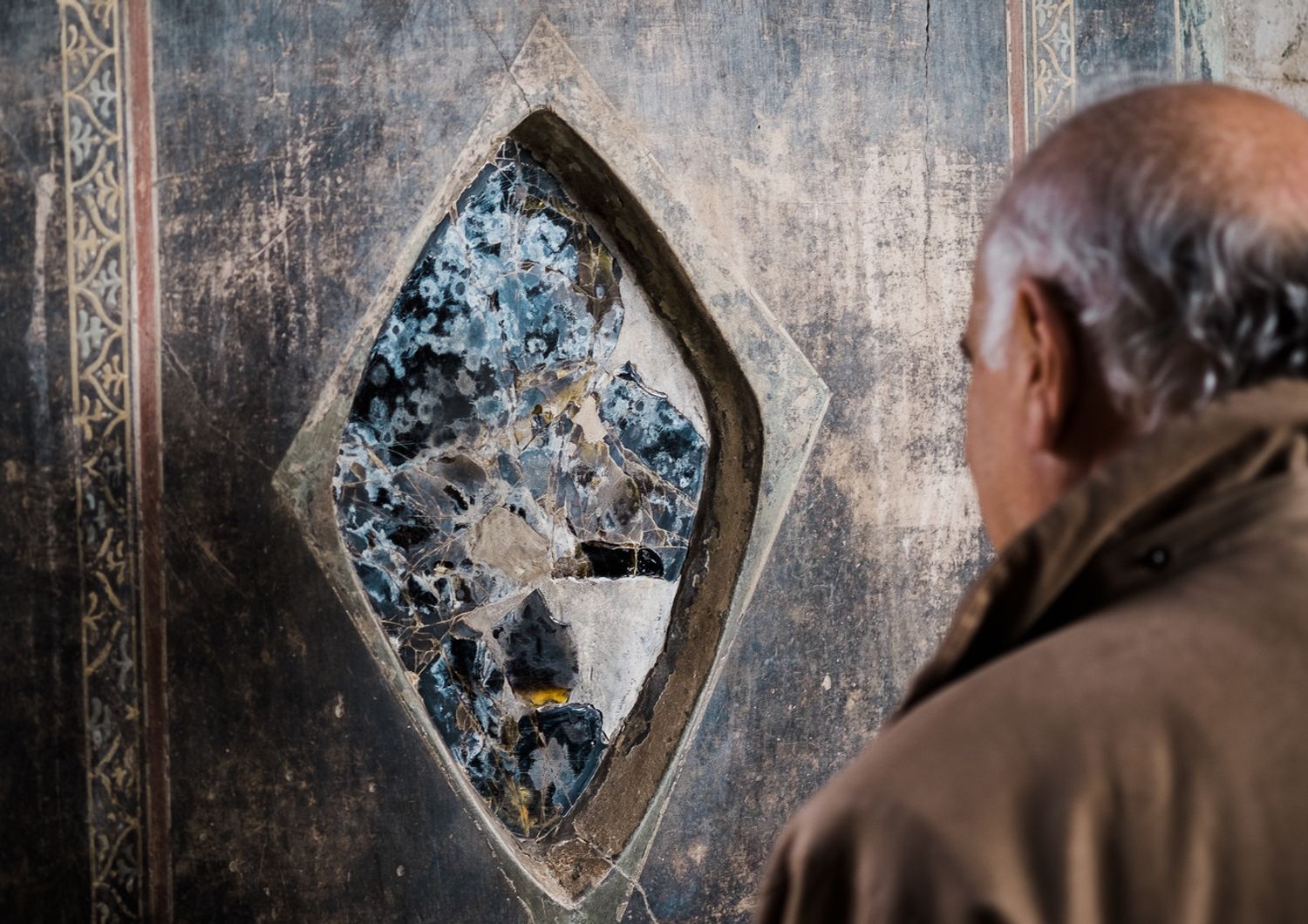 Uno specchio emerso dagli scavi di Pompei