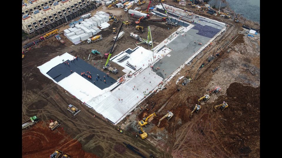 L'ospedale di Wuhan in costruzione