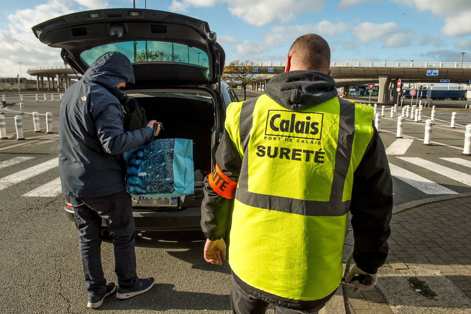 Controllo alla frontiera tra Francia e Gran Bretagna a Calais
