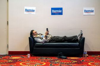 Un supporter democratico durate i caucus in Iowa