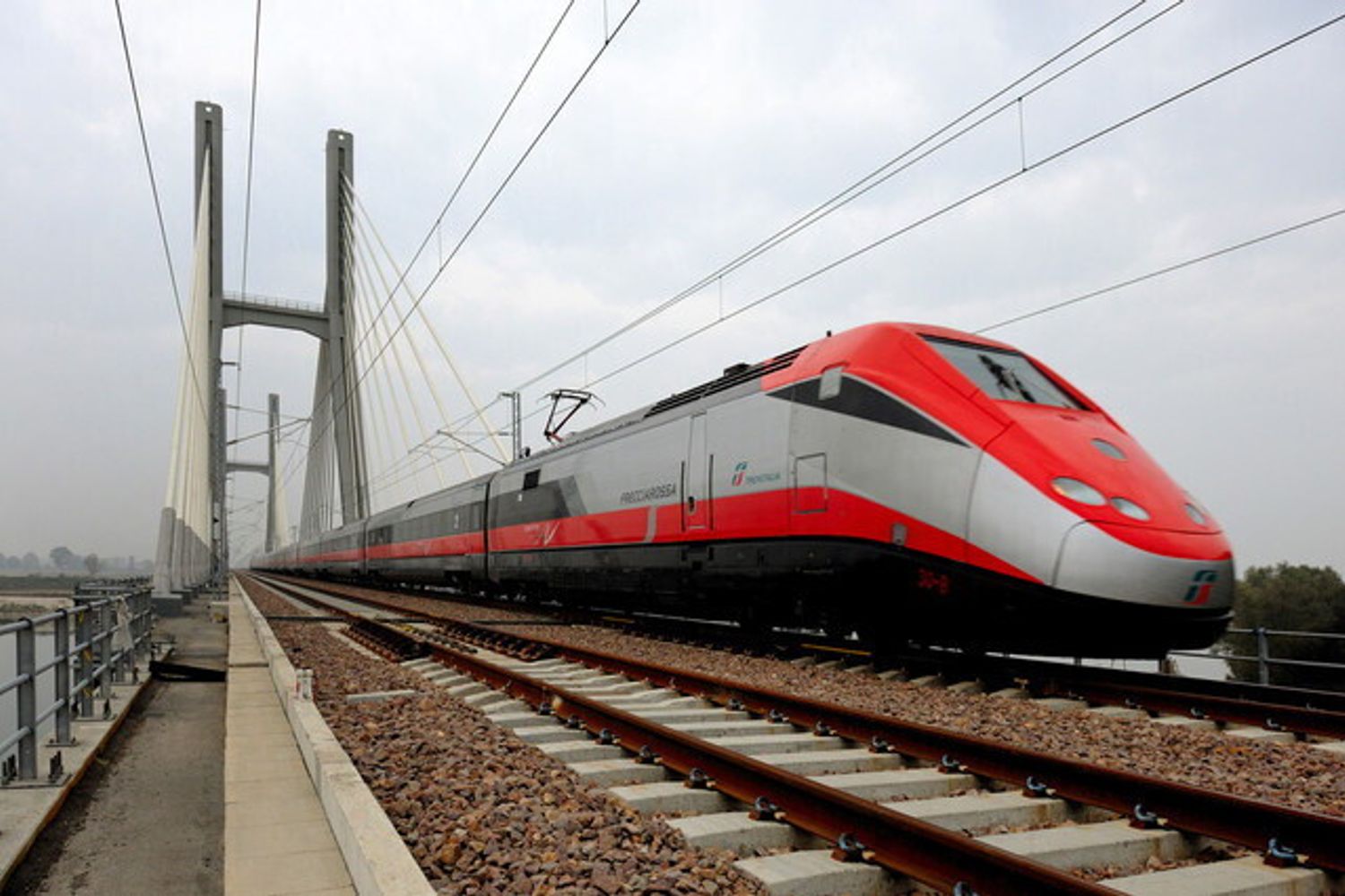 Un Frecciarossa sulla linea Milano-Bologna