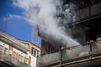 L'incendio in un appartamento di via di Vigna Stelluti a Roma
