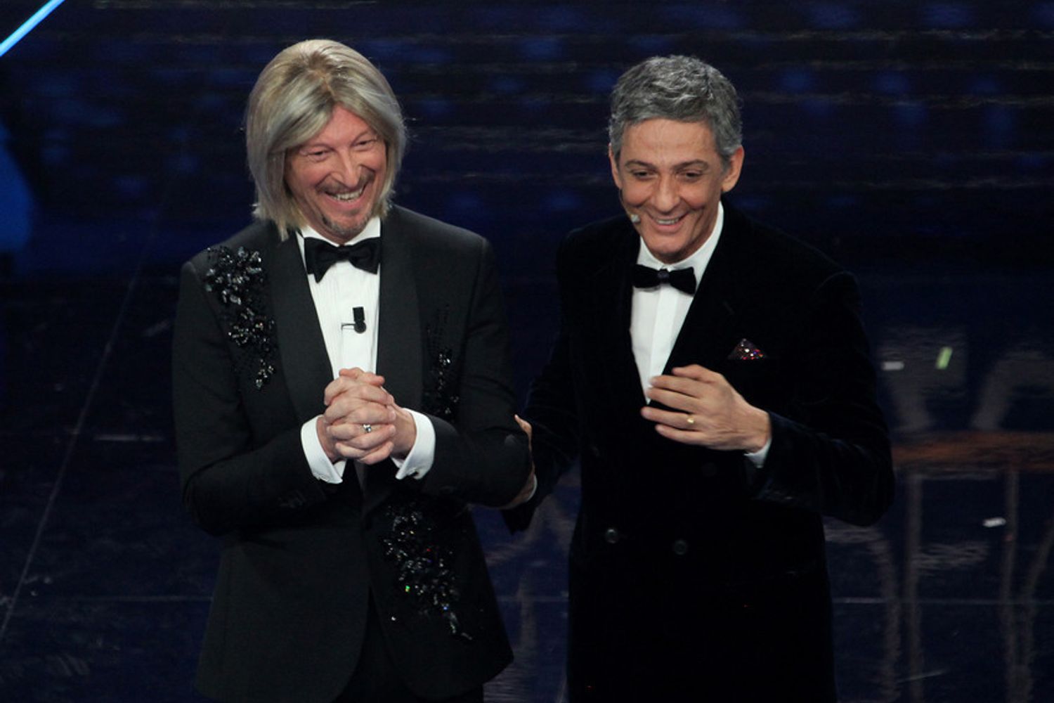 Fiorello con Amadeus travestito da Maria De Filippi