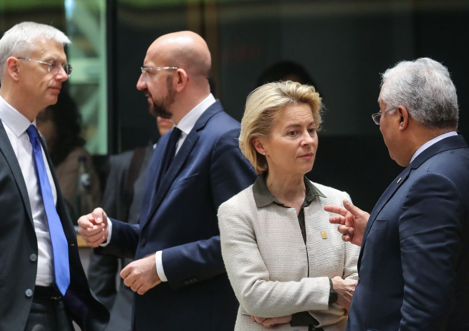 Karins, Michel, Von der Leyen e Costa