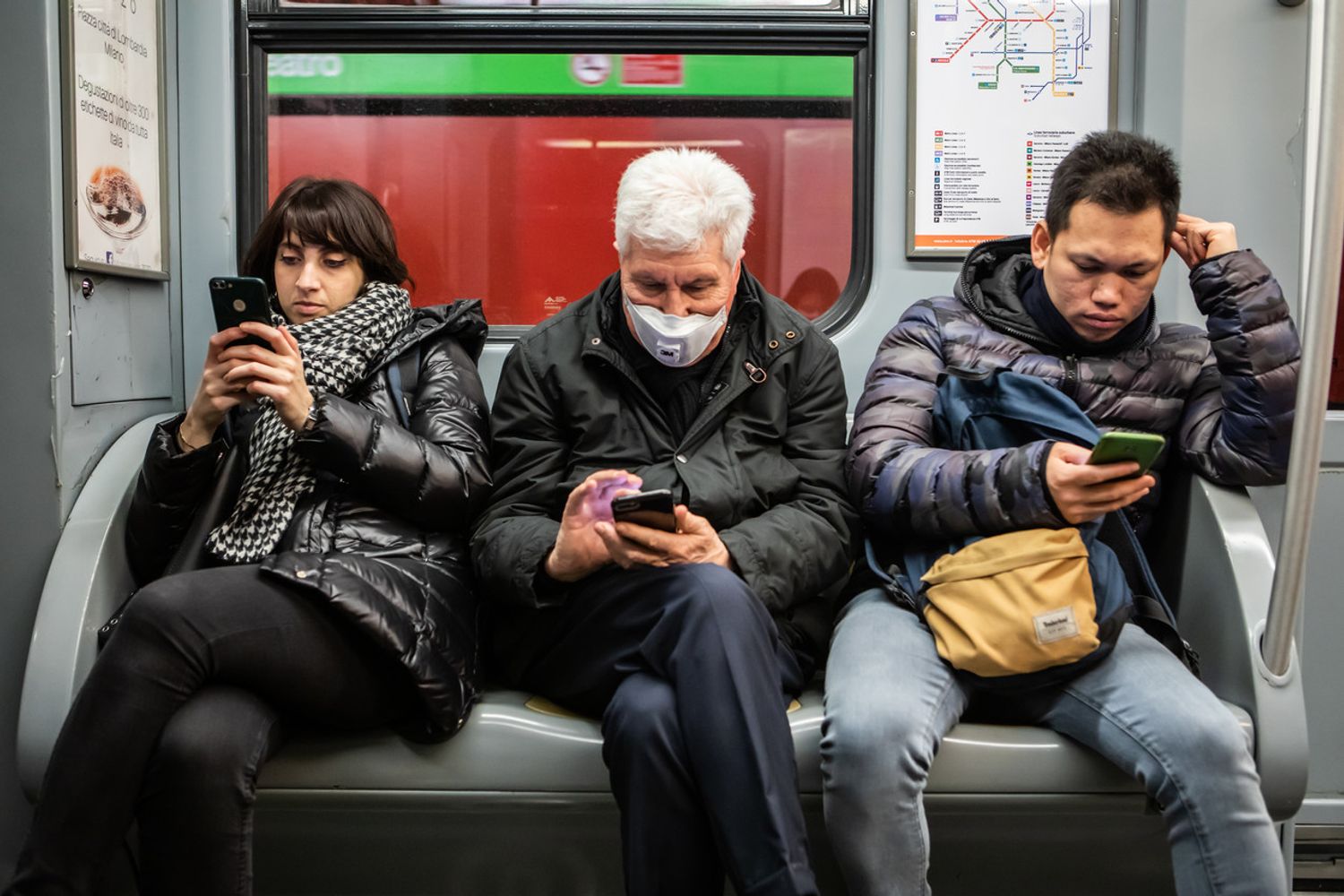 Emergenza Coronavirus: persone con mascherine nella metropolitana di Milano&nbsp;