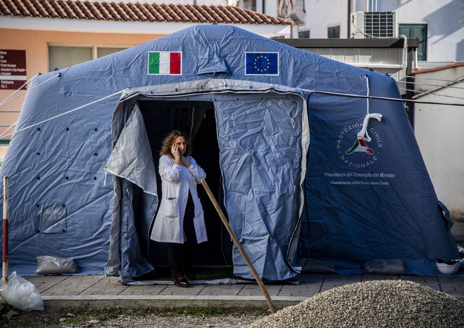 Coronavirus: tenda pre triage allestita a Roma