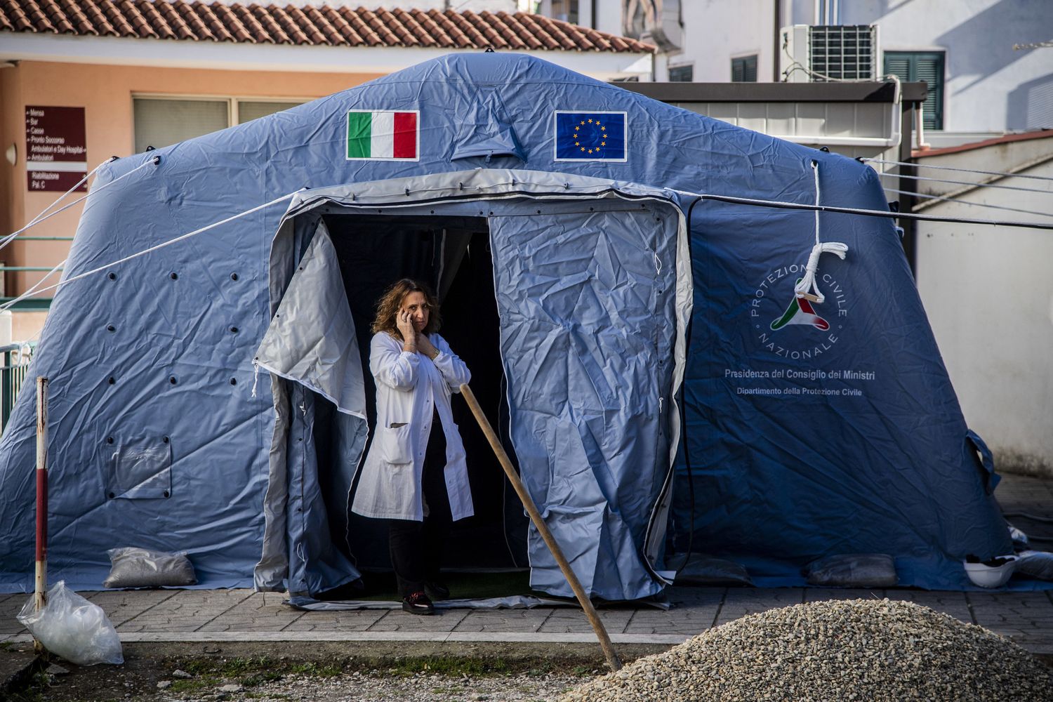 Coronavirus: tenda pre triage allestita a Roma