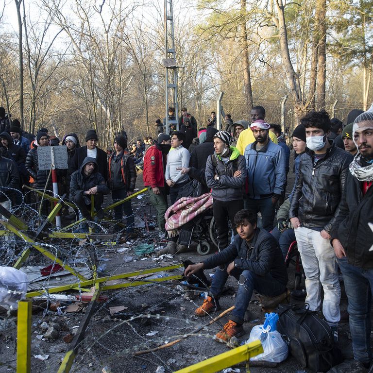 Migranti al confine tra Grecia e Turchia