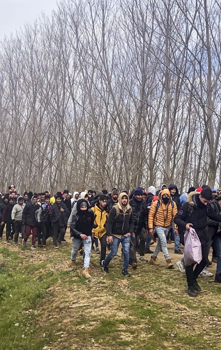 In fila indiana verso la libertà