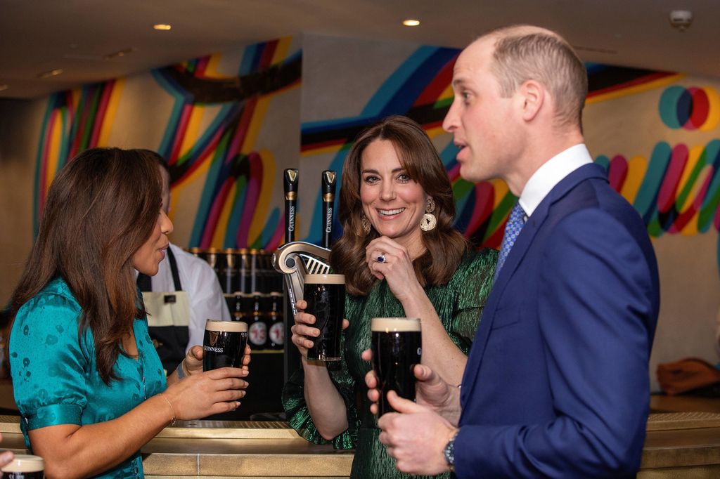 &nbsp;William e Kate bevono una pinta nella birreria Guinness