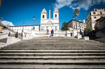Coronavirus: la scalinata di Piazza di Spagna deserta