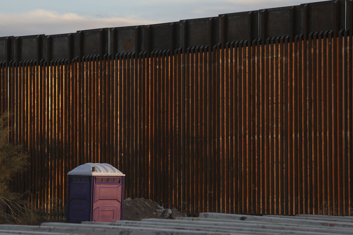 Un tratto del muro al confine fra Usa e Messico