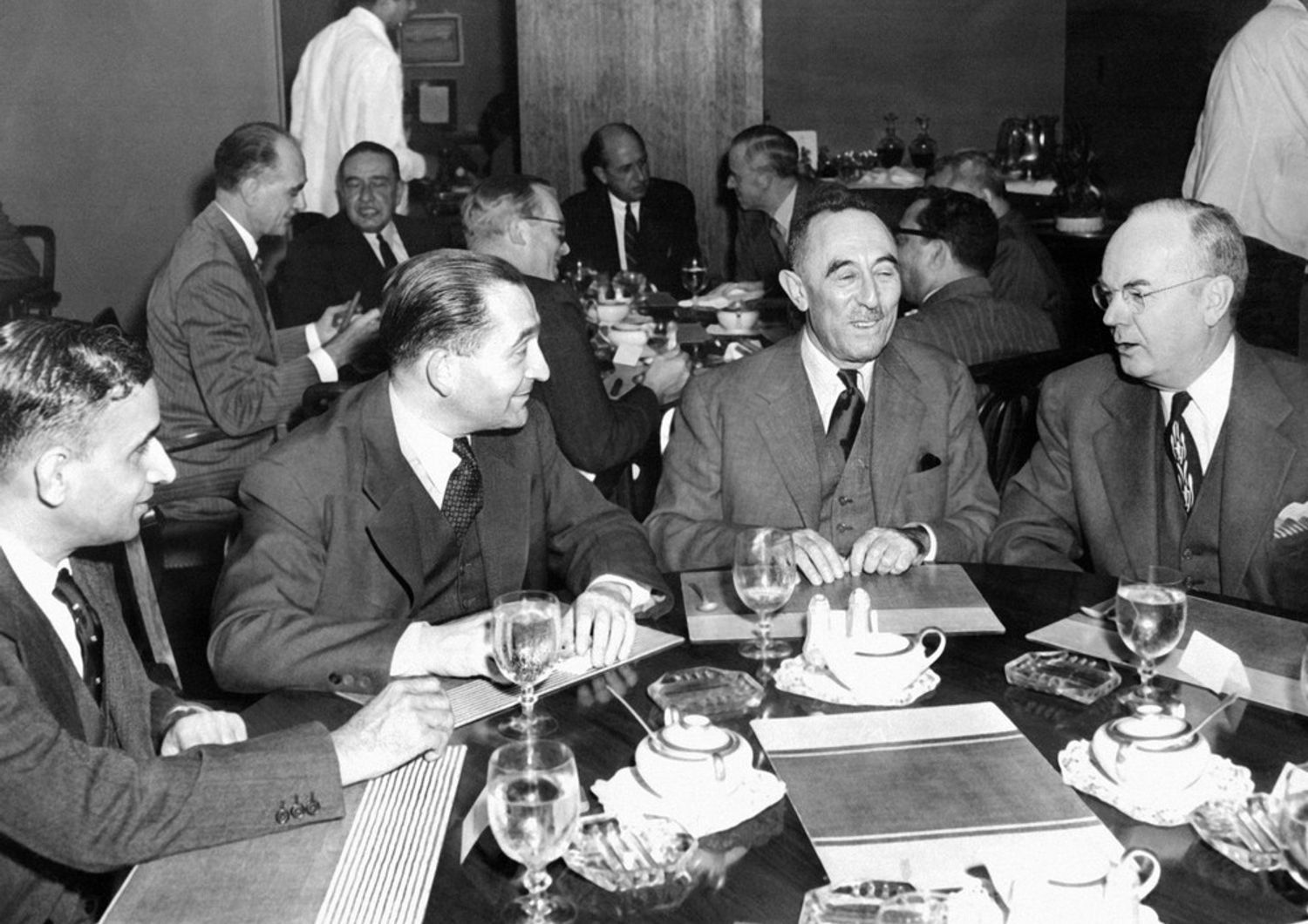 Mend&egrave;s France, Desmukh, Gutt e Snyder alla quarta sessione annuale di Fmi e Banca Mondiale (1949)