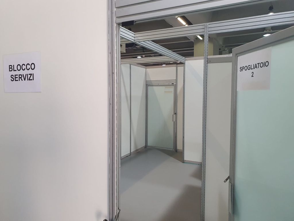 I lavori per l'ospedale di Milano che dovr&agrave; essere pronto in 10 giorni&nbsp;