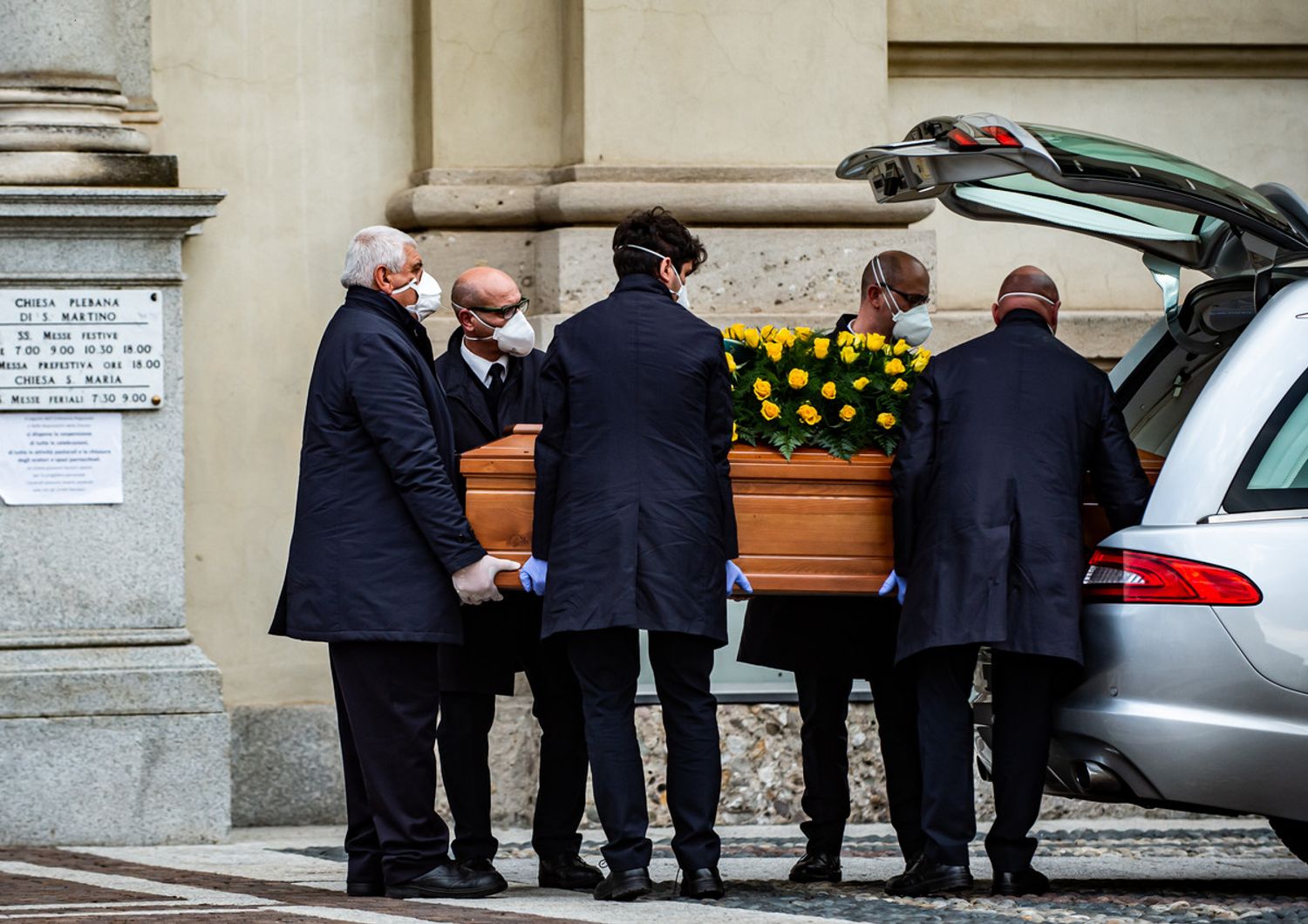 Un funerale durante l'epidemia di coronavirus