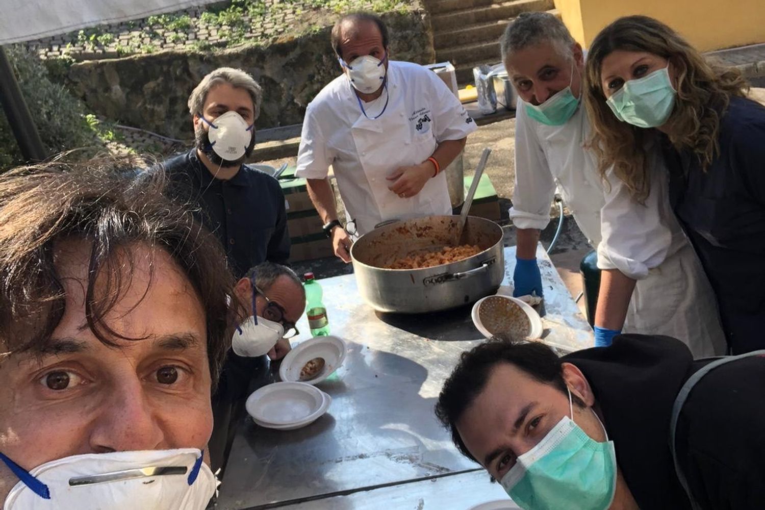 Gli chef di Cosaporto.it cucinano per i medici dello Spallanzani