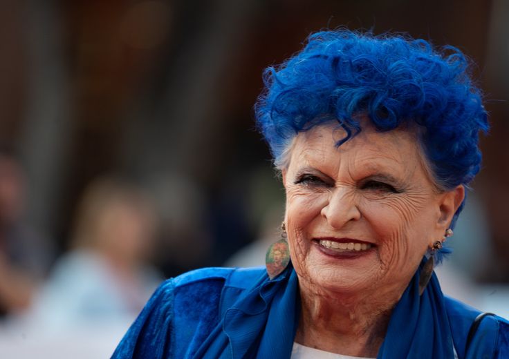 Lucia Bos&egrave;