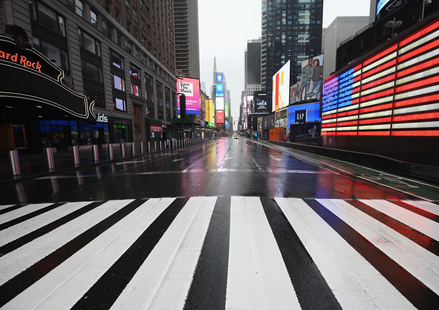 New York, Times Square vuota per arginare l'epidemia da coronavirus