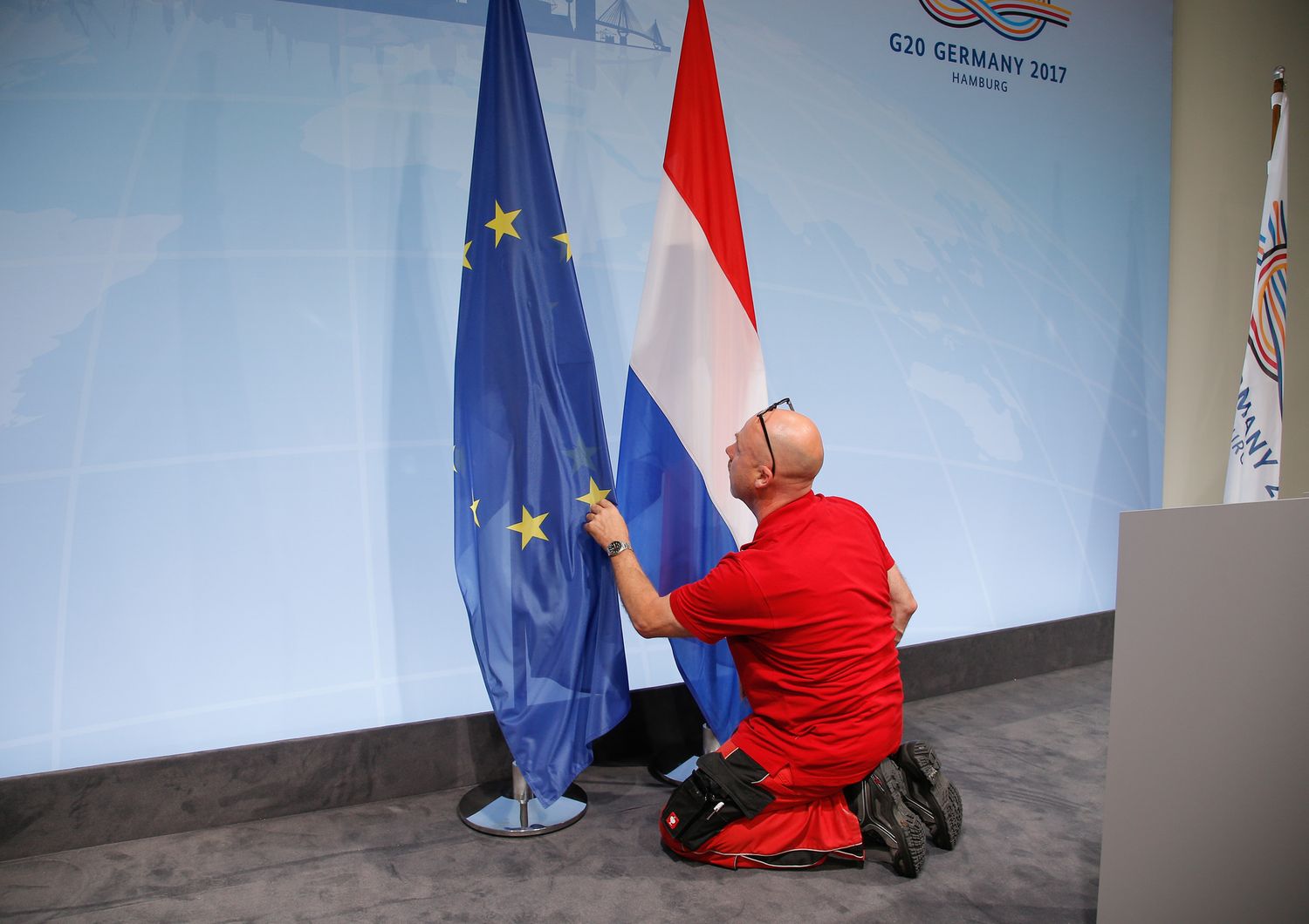 La bandiera olandese e quella dell'Ue
