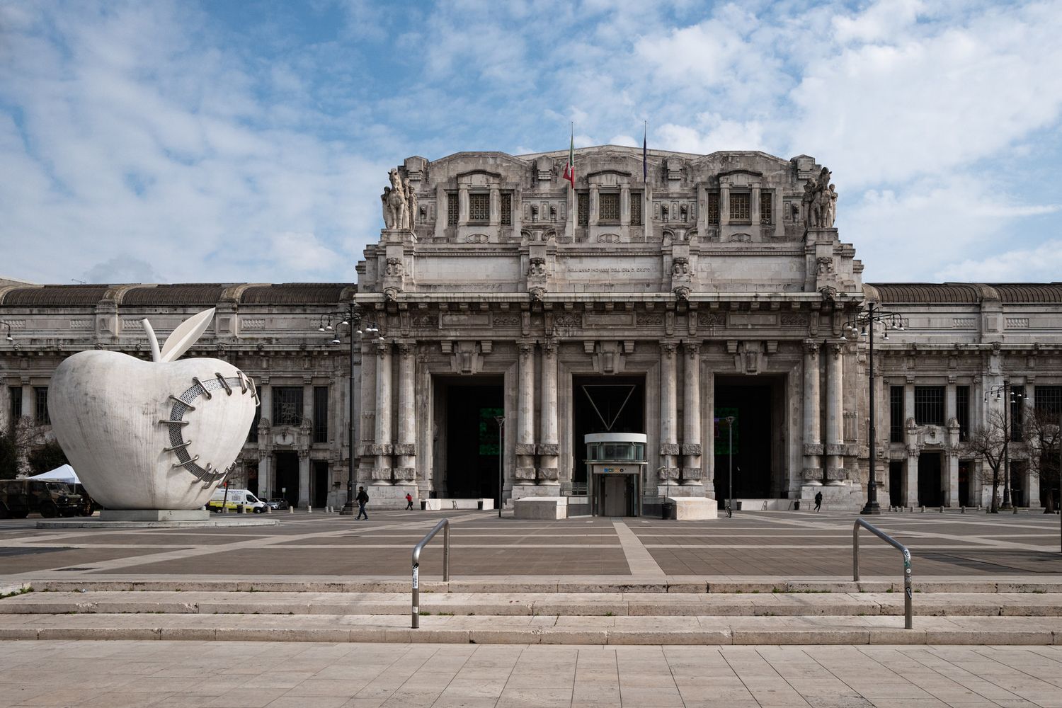 La stazione centrale di Milano in lockdown per il coronavirus