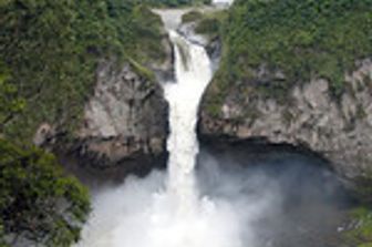 ecuador cascata prosciugata