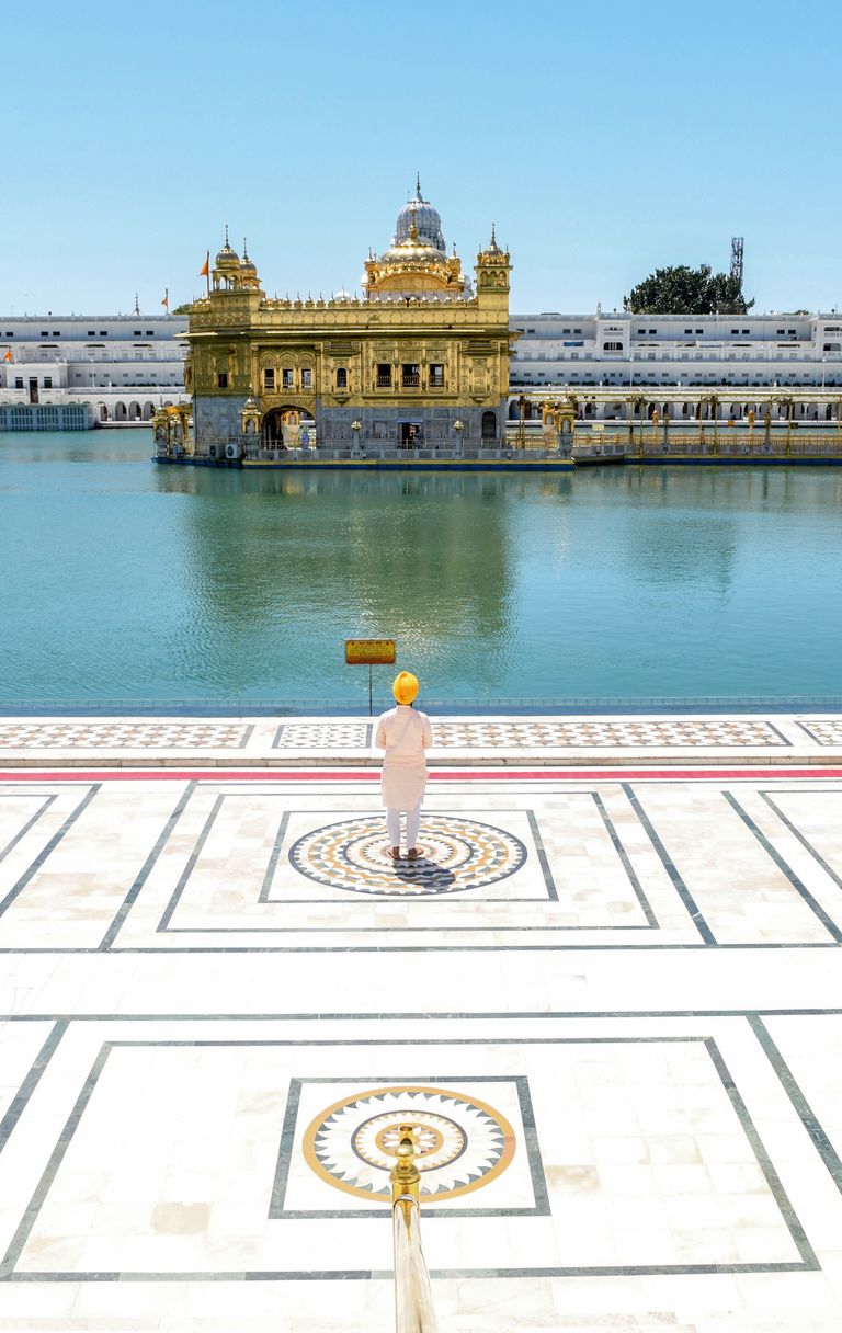 India, Sinkh prega al Tempio d'Oro