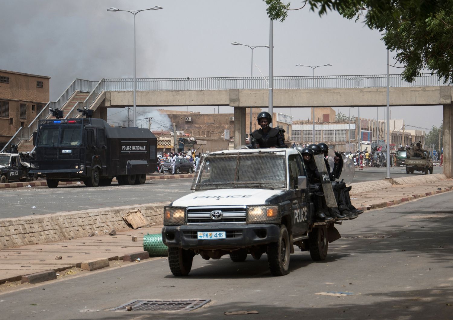 Un mezzo della polizia nelle strade di Niamey, in Mali