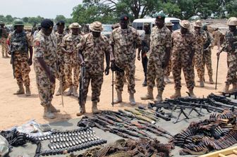 Armi e munizioni sequestrate a Boko Haram in Nigeria