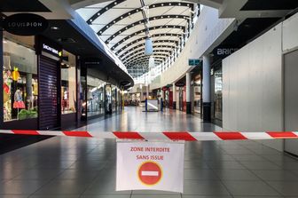 Tutto chiuso in un centro commerciale di Angers, in Francia