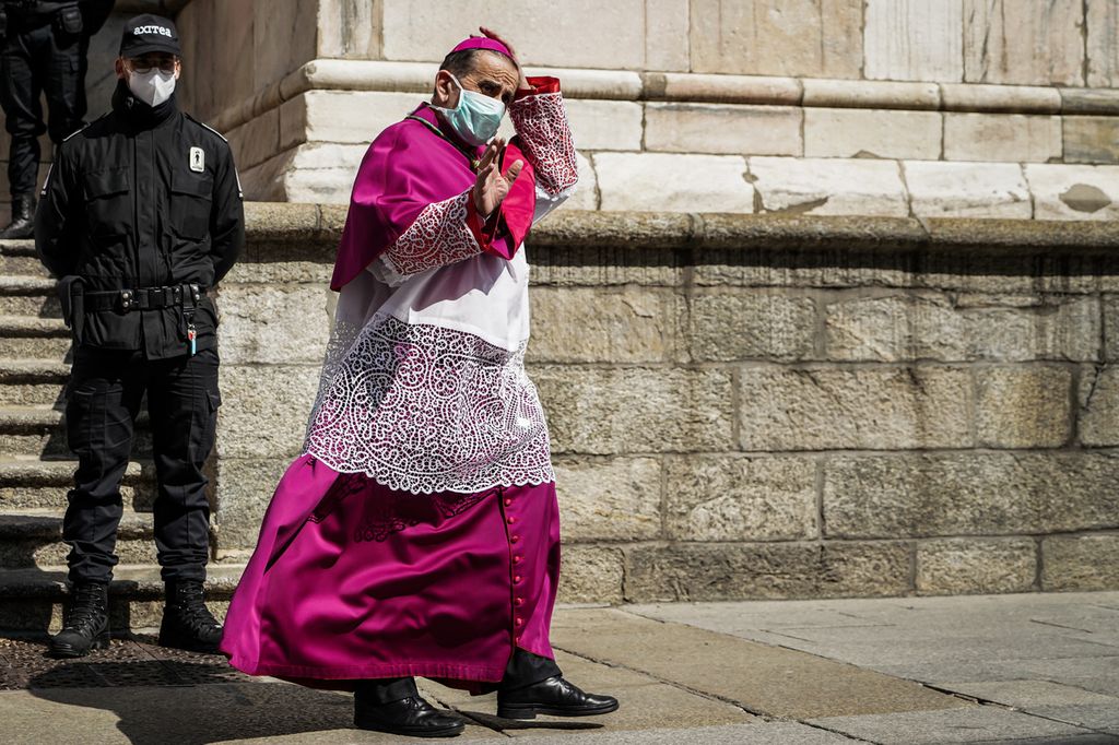 Il Vescovo di Milano Mario Delpini celebra in Duomo la messa per la Domenica delle Palme a porte chiuse&nbsp;