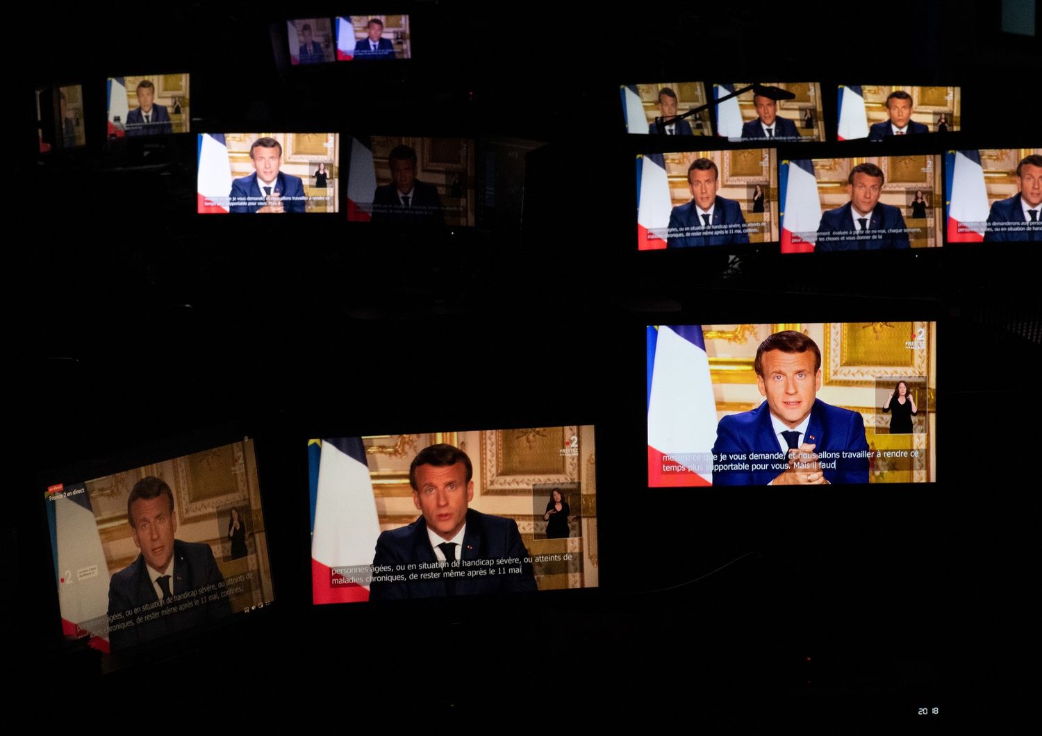 Emmanuel Macron parla alla nazione