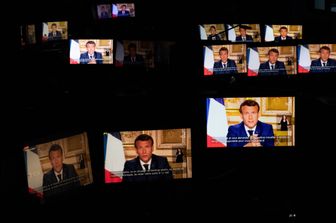 Emmanuel Macron parla alla nazione