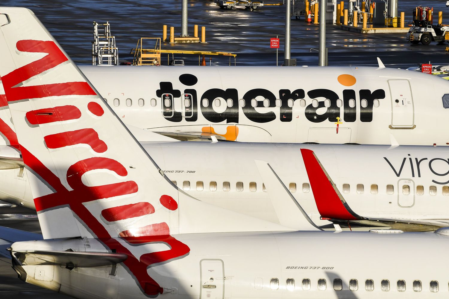 Aerei parcheggiati nell'aeroporto di Melbourne a causa della riduzione dei voli per il coronavirus