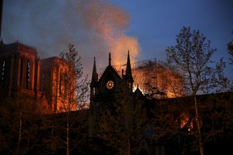 francia notre dame emmanuel macron