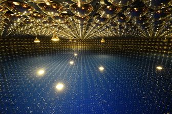 Il rivelatore sotterraneo di neutrini e anti-neutrini &quot;Super-Kamiokande&quot; in Giappone