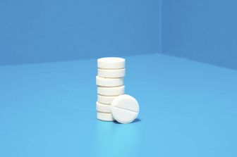 aspirina riduce rischio cancro tumore