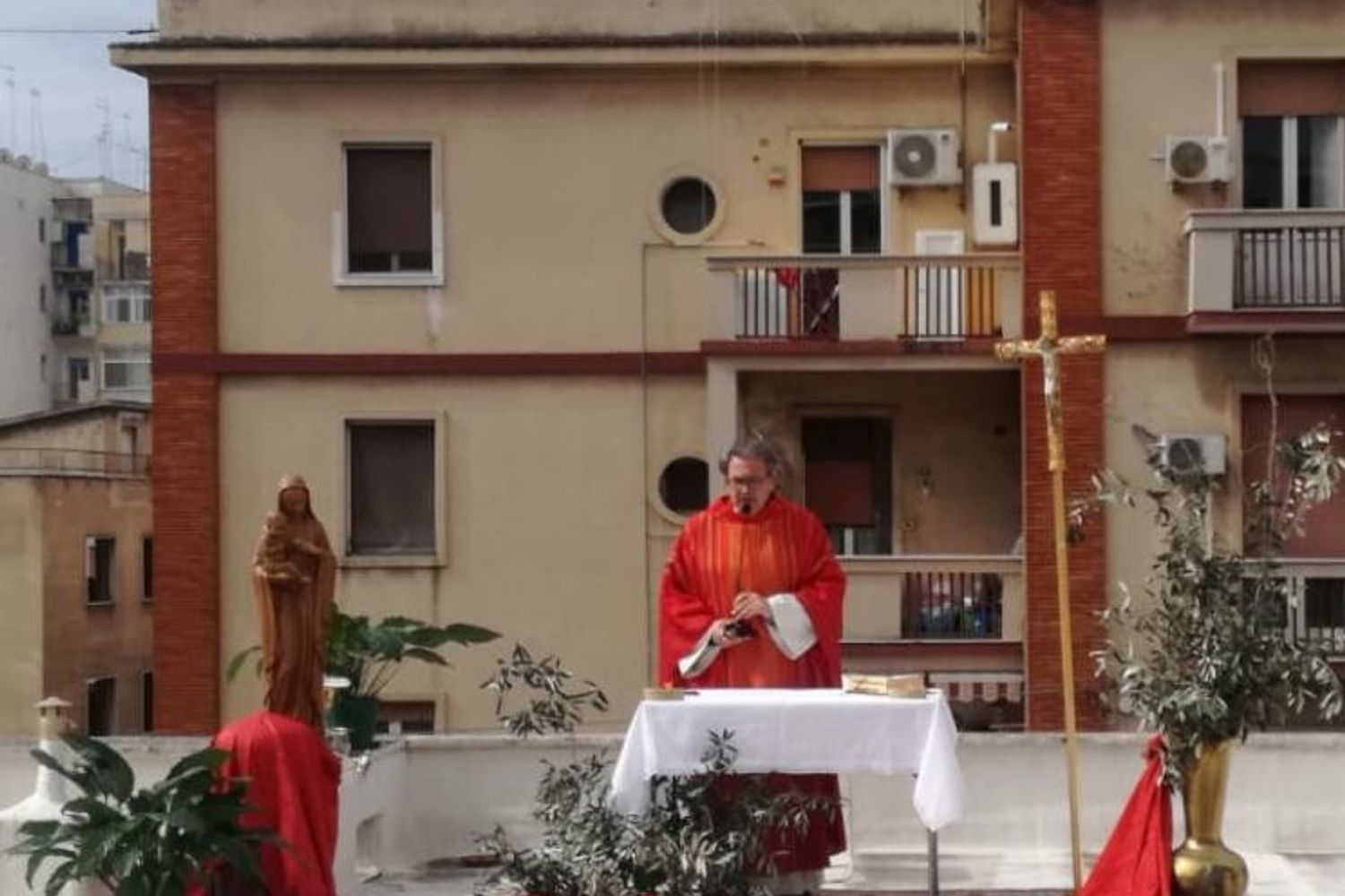 Messe sui tetti a Taranto