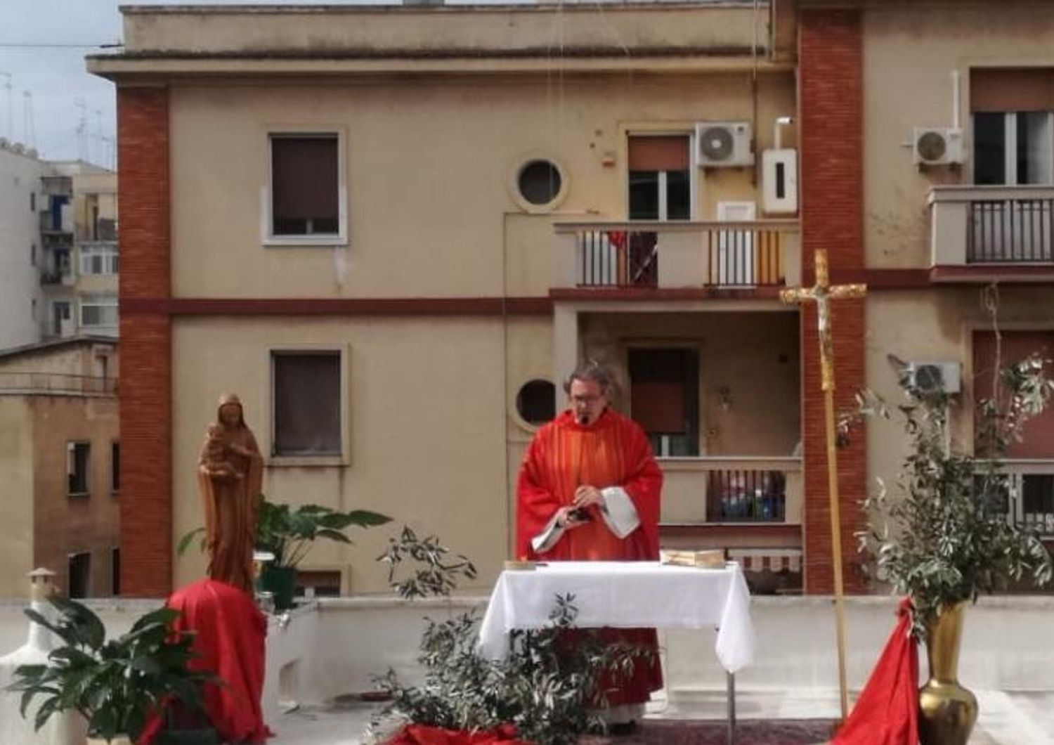 Messe sui tetti a Taranto