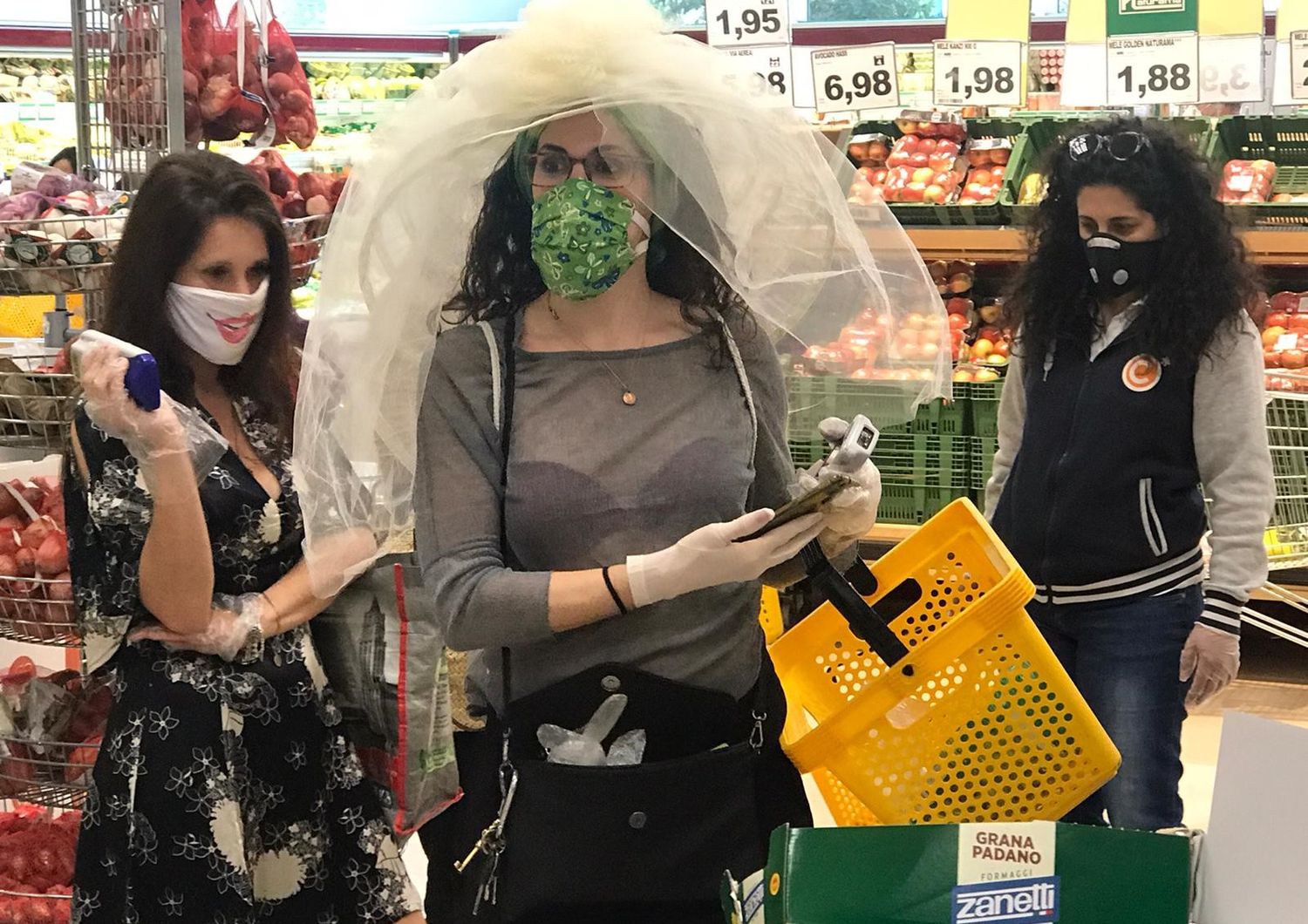 Coronavirus addio nubilato sposa supermercato