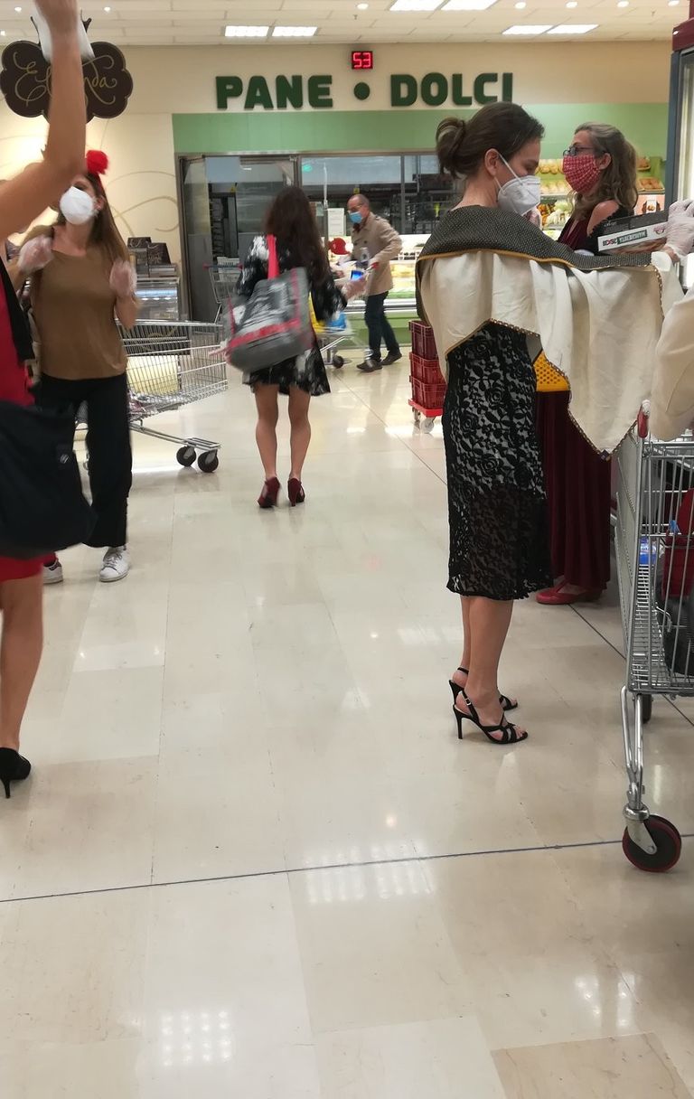 Dalle discoteche di Rimini a banconi della frutta