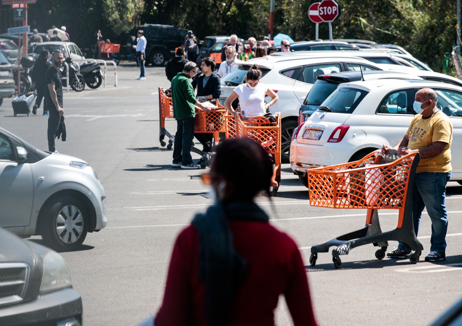 Code fuori dai supermercati