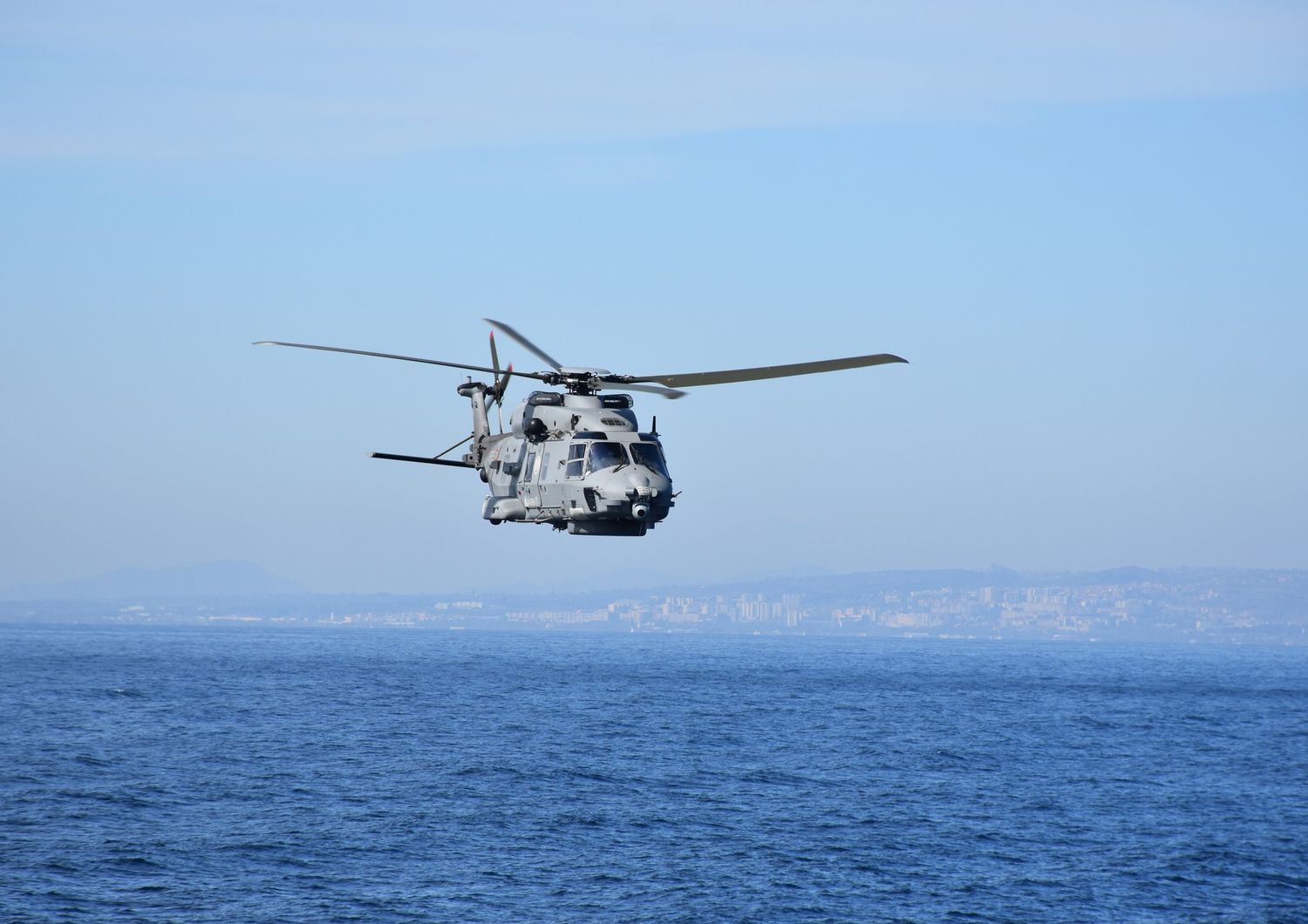 Grecia elicottero Nato disperso detriti mare