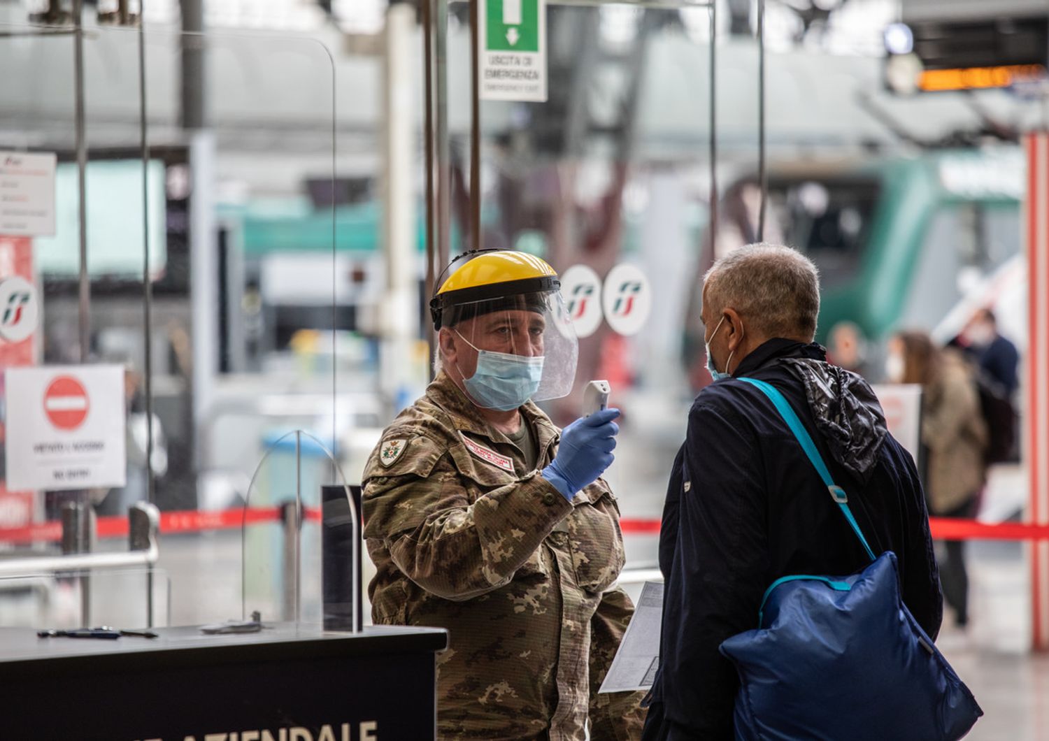 Primo giorno della Fase 2: controlli alle partenze a Stazione Centrale Controllo temperatura corporea&nbsp;