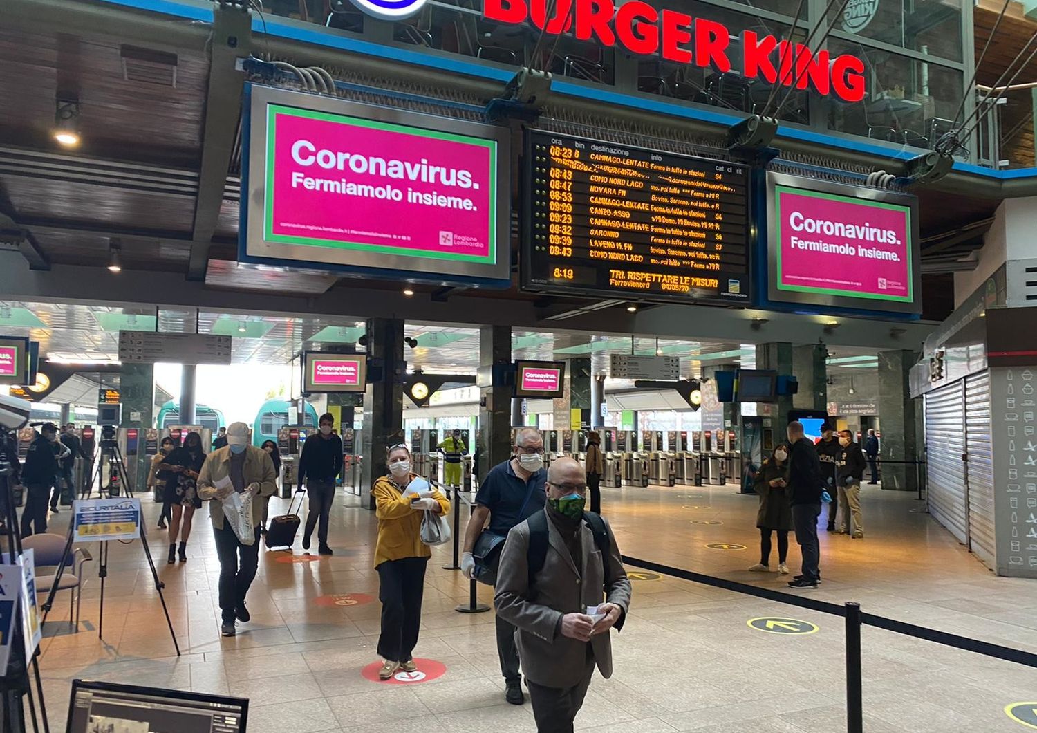 La stazione Cadorna a Milano nel primo giorno della Fase 2