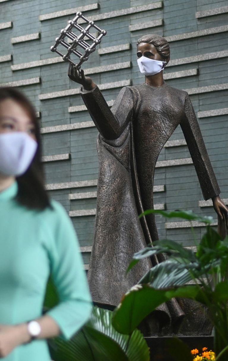 Marie Curie e le mascherine