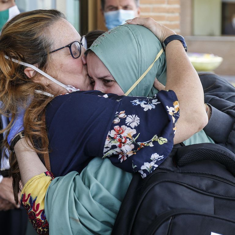 Silvia Romano all'arrivo a Ciampino