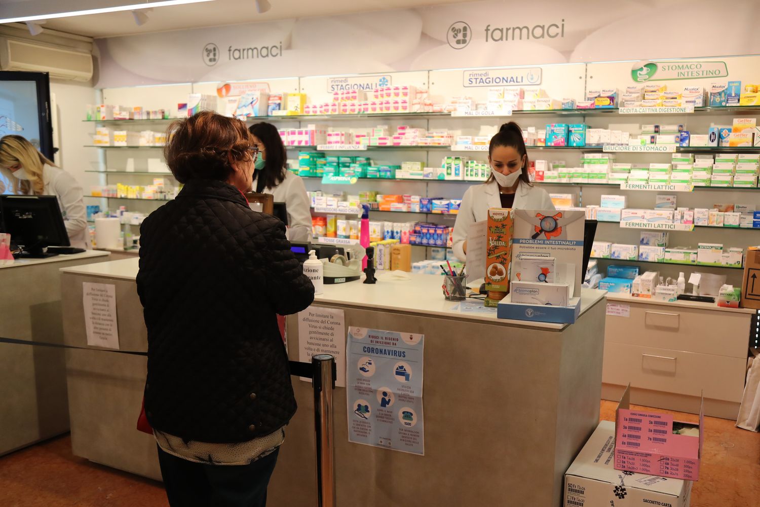 &nbsp;Coronavirus, farmacie