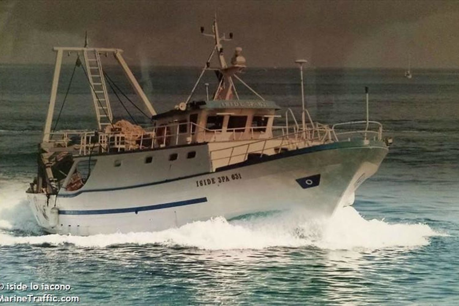 Il peschereccio Nuova Iside prima dei lavori di ammodernamento compiuti nel 2016