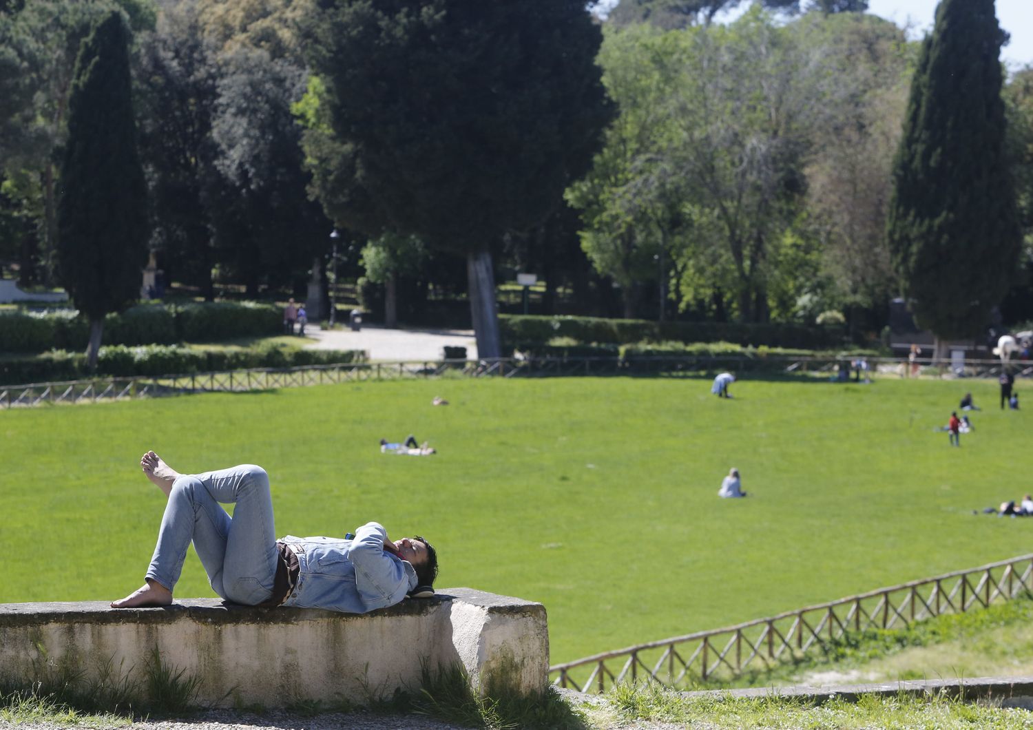 coronavirus caldo sole raggi uvb